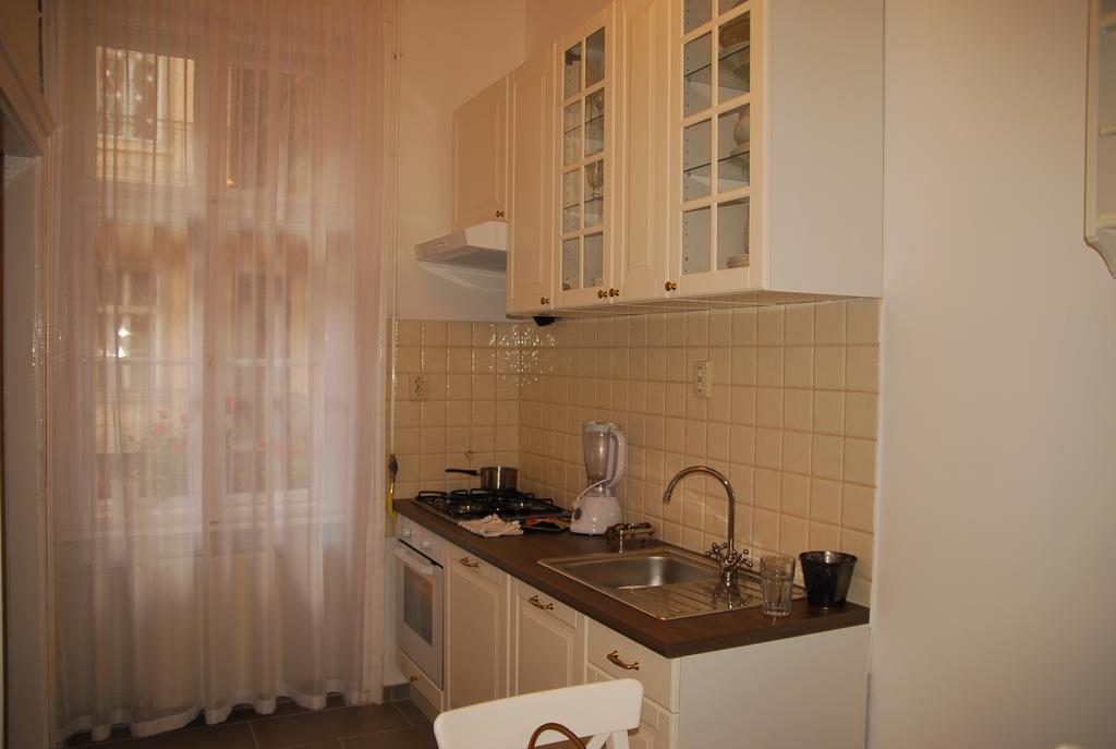 Balázs Apartment - Oktogon Budapest Esterno foto