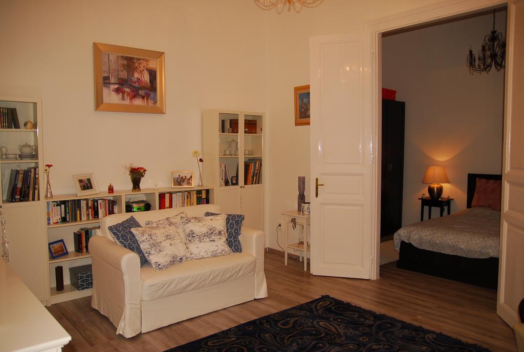 Balázs Apartment - Oktogon Budapest Esterno foto